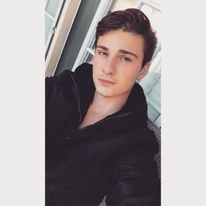 Meet your Posher, Brandon